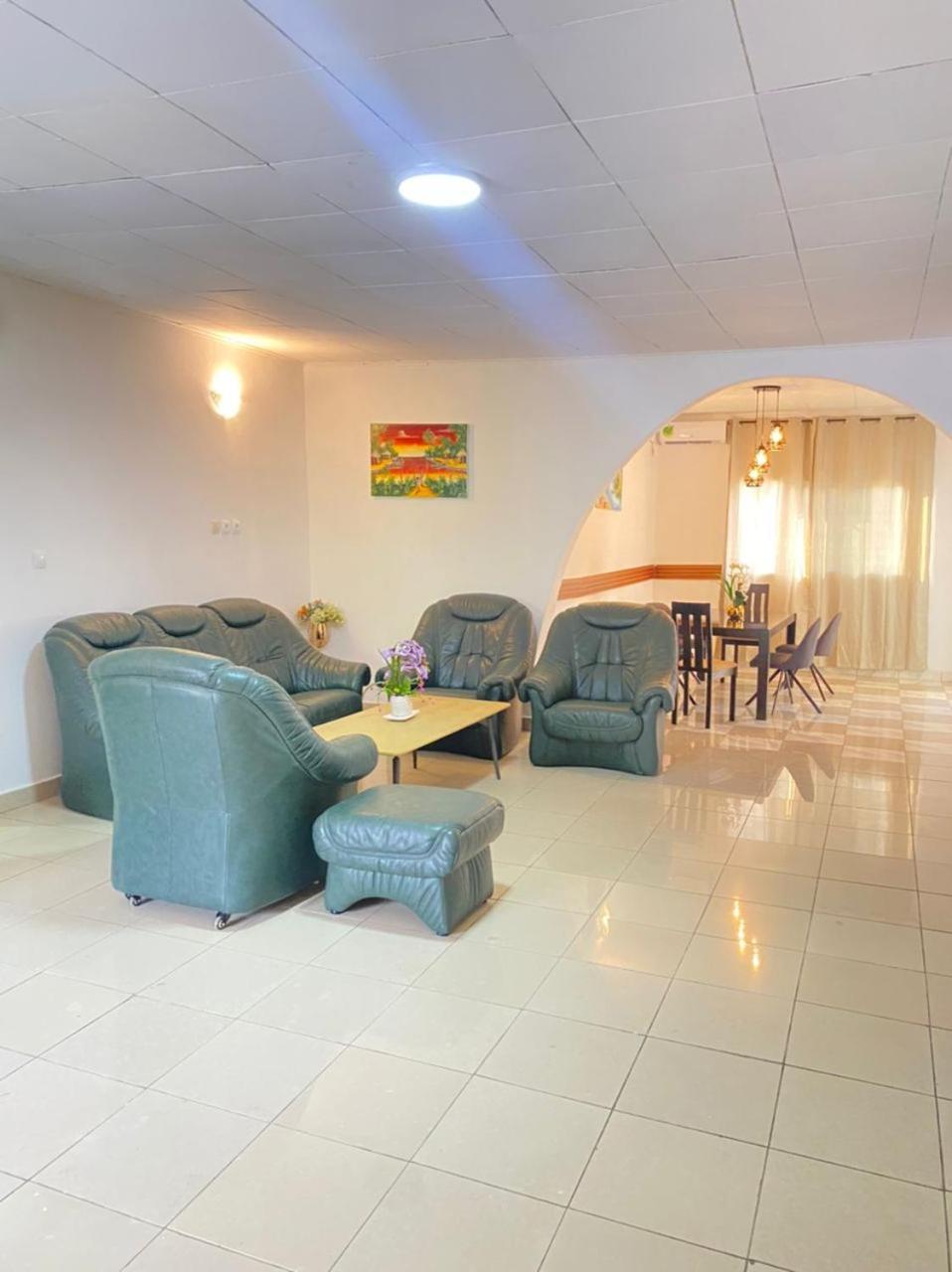 Residence Callens Kribi Buitenkant foto