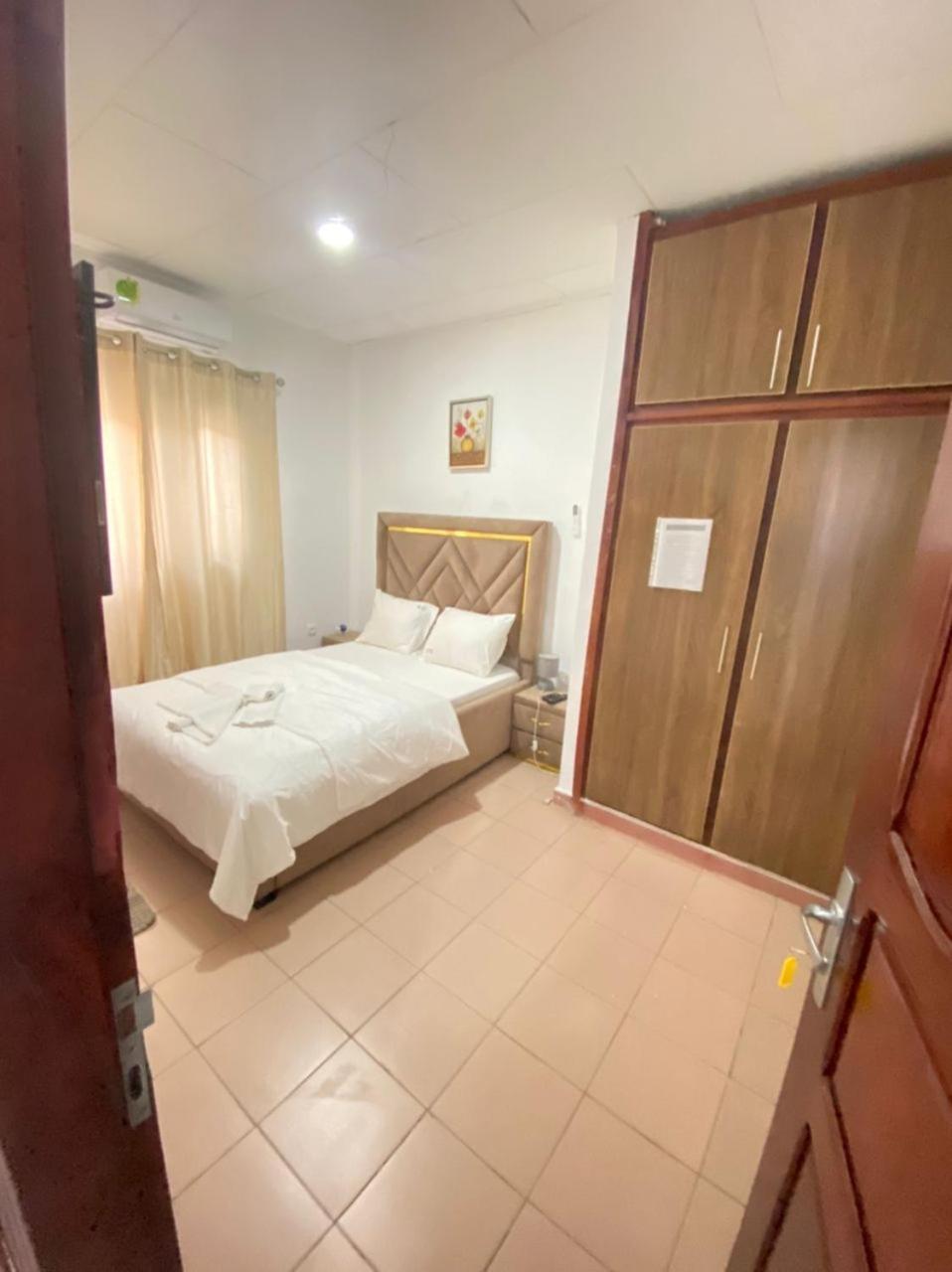 Residence Callens Kribi Buitenkant foto