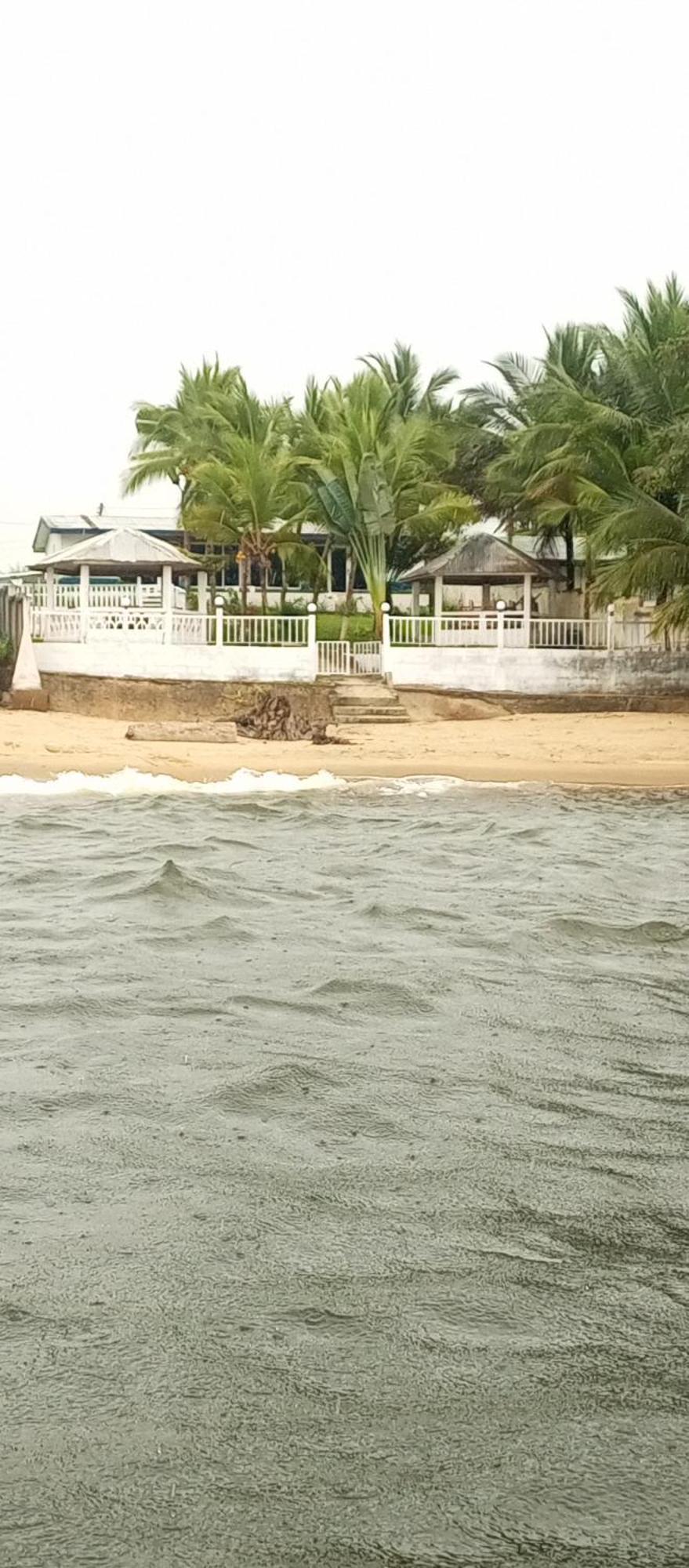 Residence Callens Kribi Buitenkant foto